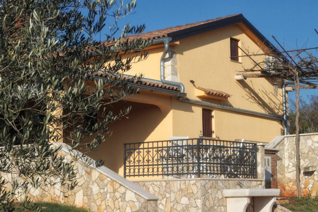 로비니 Casa Vesna 빌라 외부 사진